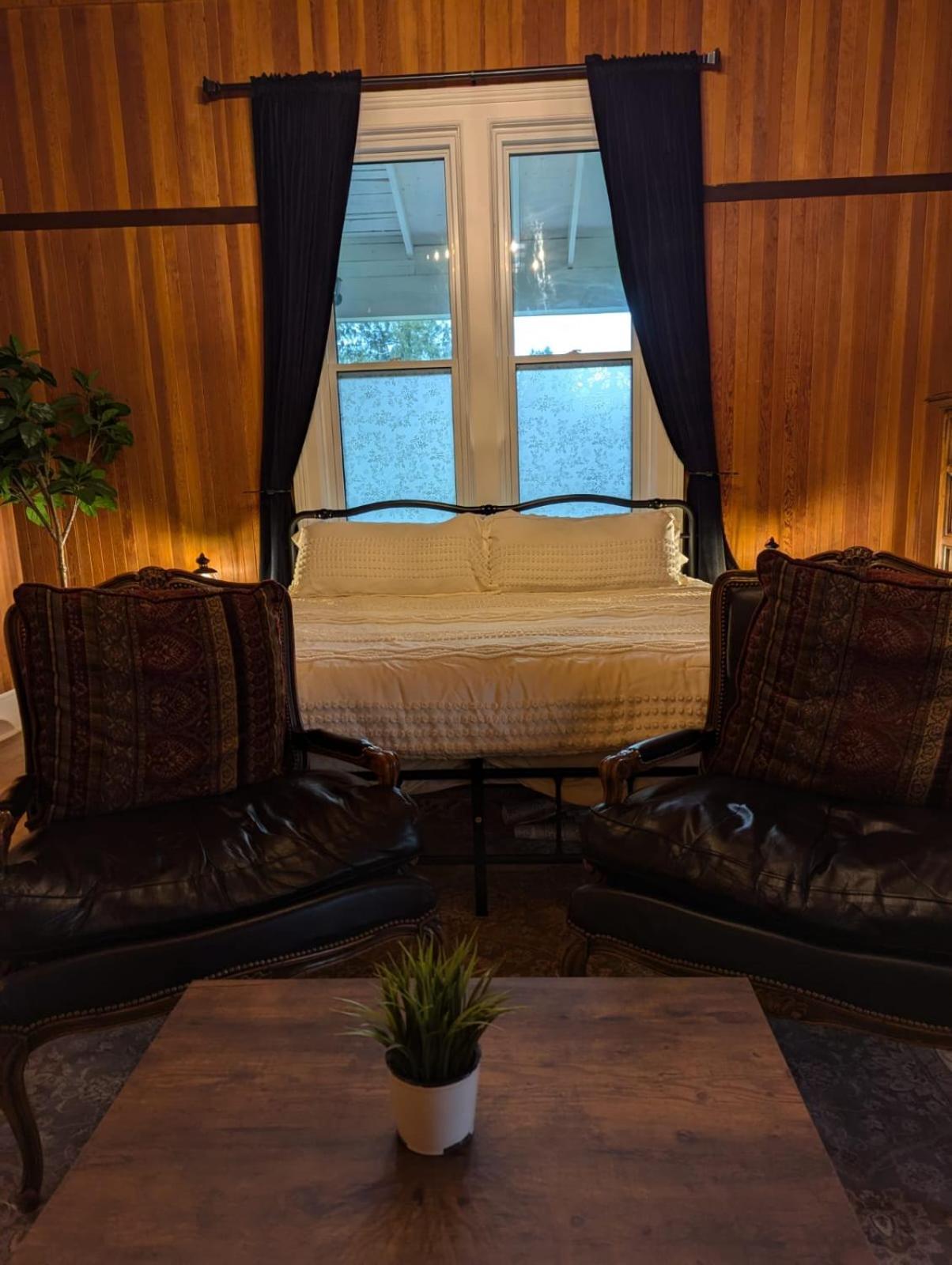 Woodside Farm Country Inn Sooke Kültér fotó