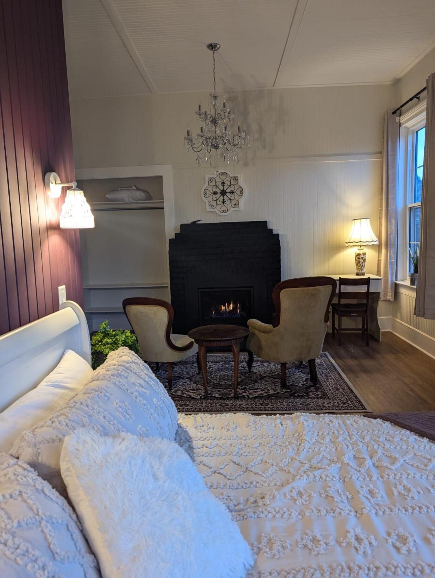 Woodside Farm Country Inn Sooke Kültér fotó