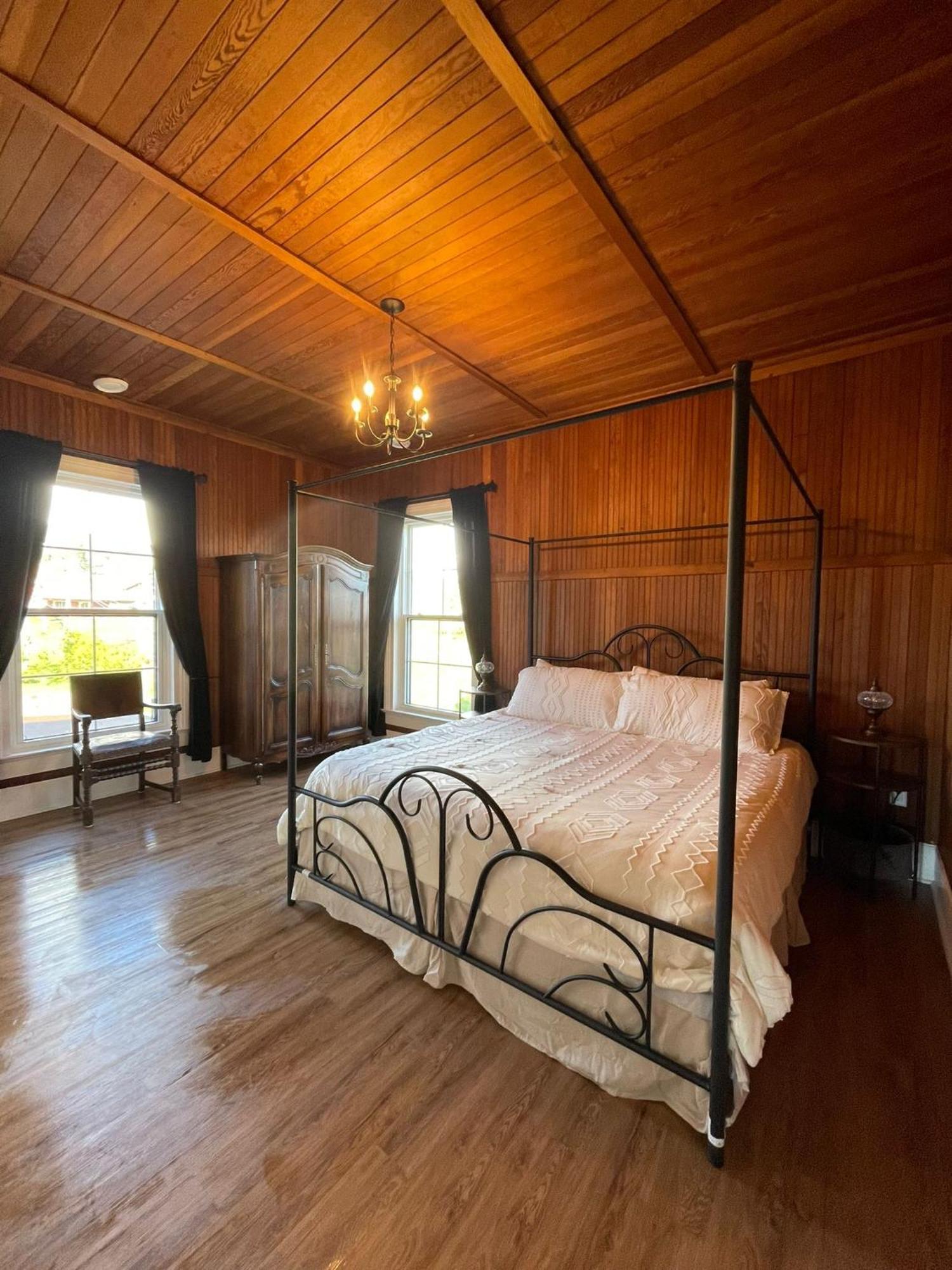 Woodside Farm Country Inn Sooke Kültér fotó