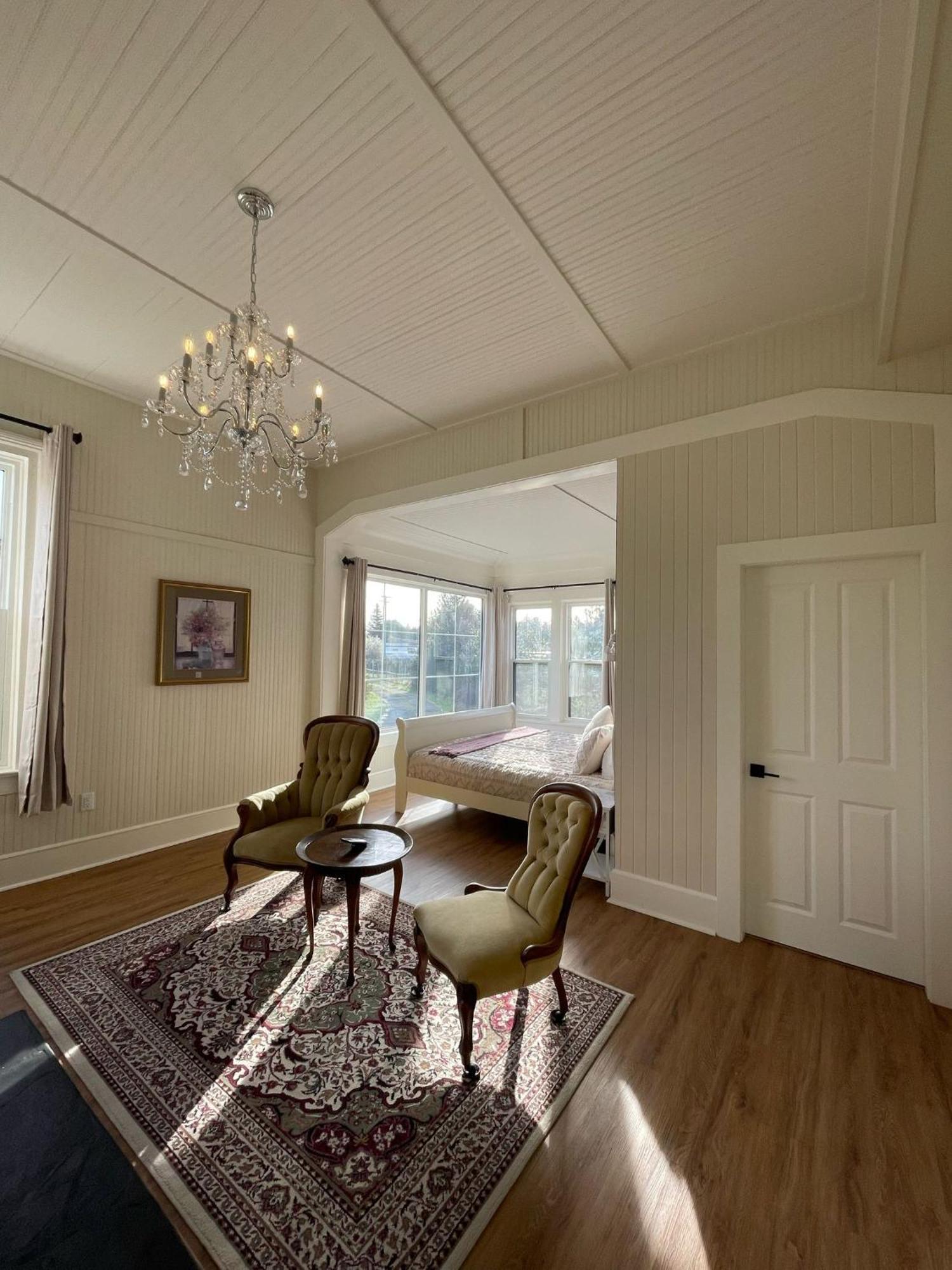 Woodside Farm Country Inn Sooke Kültér fotó