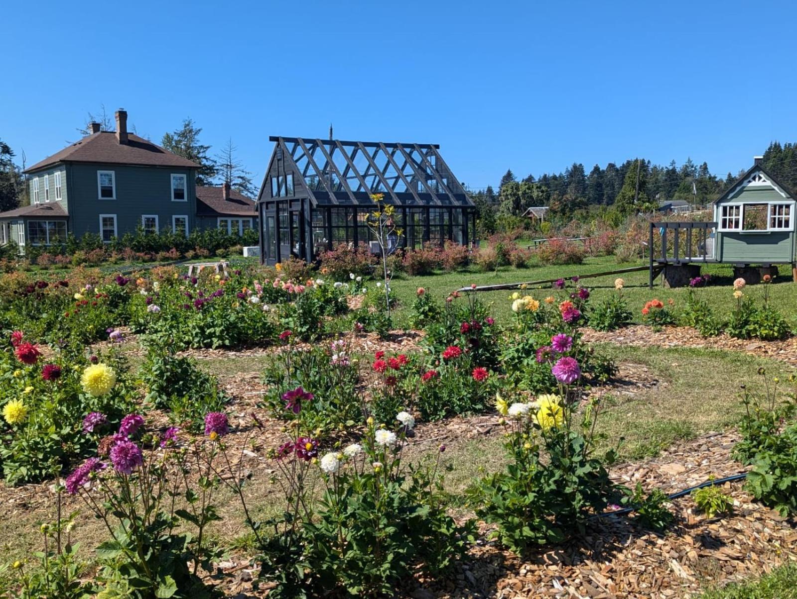 Woodside Farm Country Inn Sooke Kültér fotó